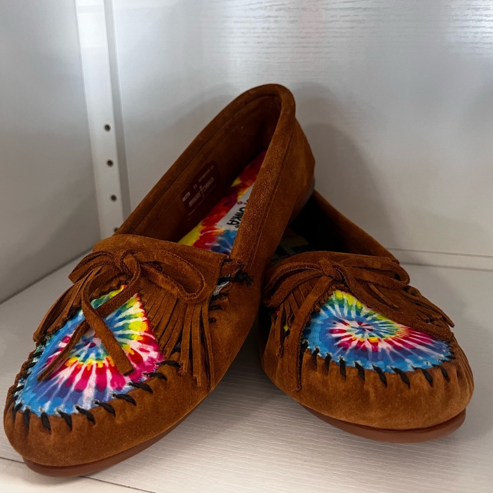 Minnetonka Kilty Moccasin - Tie Dye - Women's sizes 11